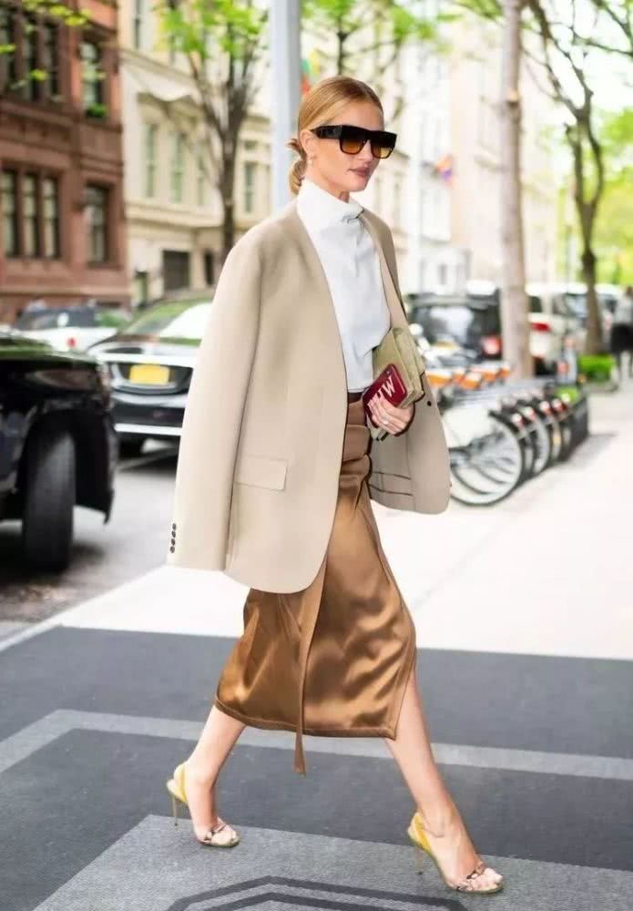 2019秋天这些颜色真的火，穿上就让你和其他人不一样