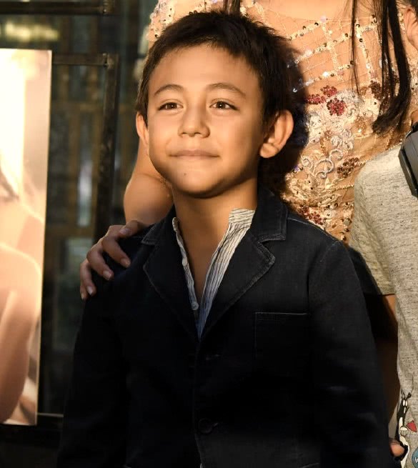 胡军女儿成人礼嘉宾阵容强大，诺一罕见露面，长大变样快要认不出