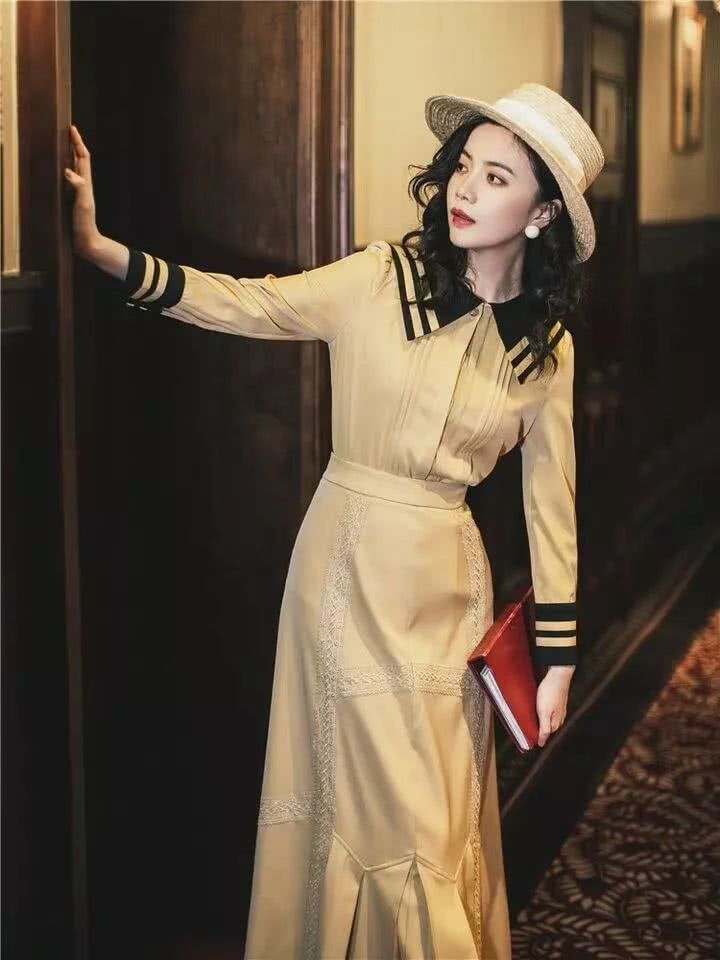 秋天来一件法式长裙,让你做复古风女孩
