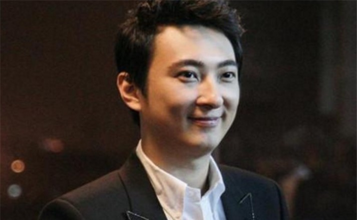 王思聪被带绿帽子 场面失控当街发飙