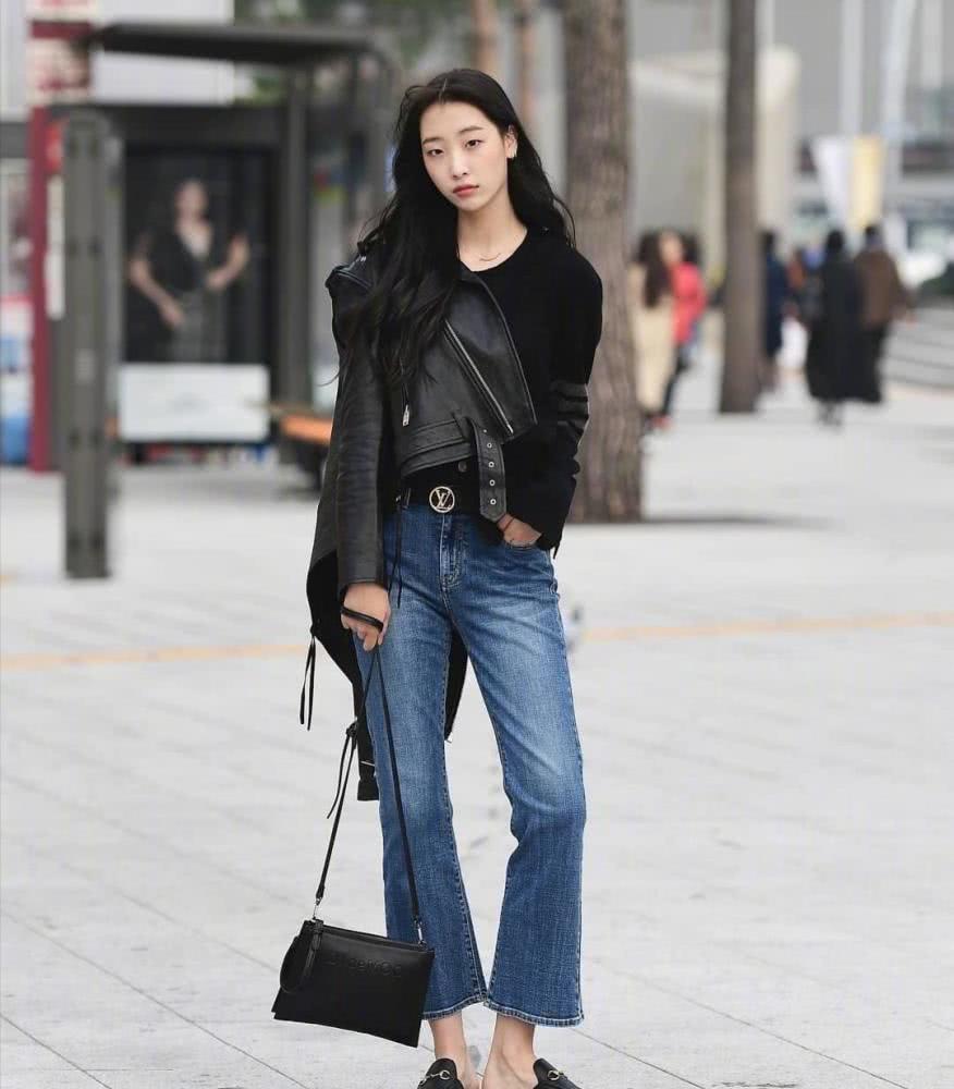 国内美女街拍：卫衣秋衣搭配好好看，精致过一个秋天