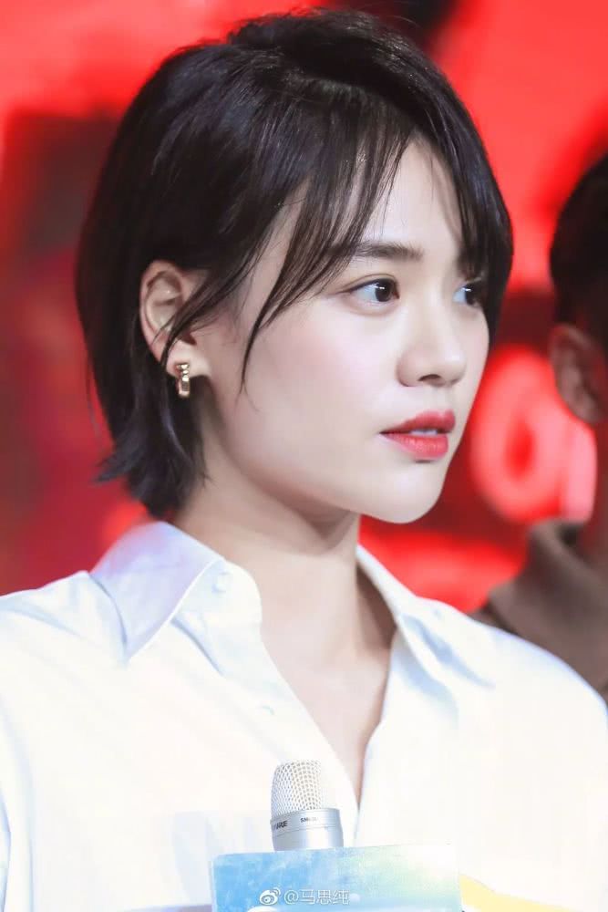 马思纯和周冬雨的短发灵感超完美,你只要学会一种就可以了