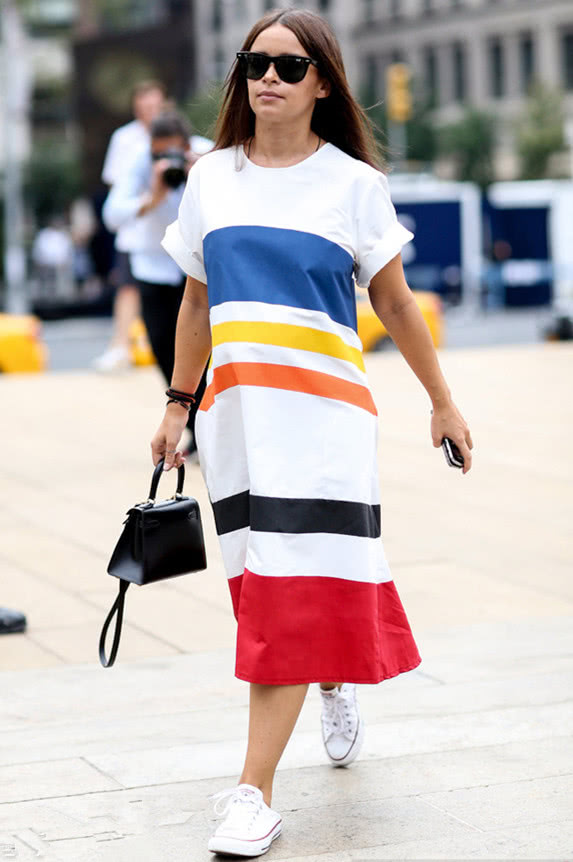 好看的裙子配上条纹，让你显瘦10来斤