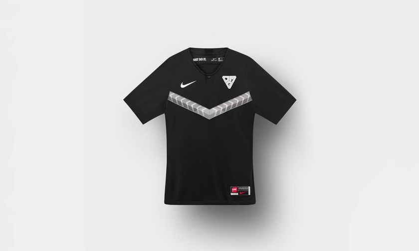 英雄联盟 LPL 队服由 Nike 设计！？下月首次亮相！