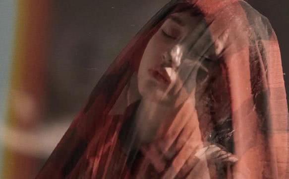 王子文驾驭摩登国风大片,穿搭尽显东方“侠义感”,玩得很高级