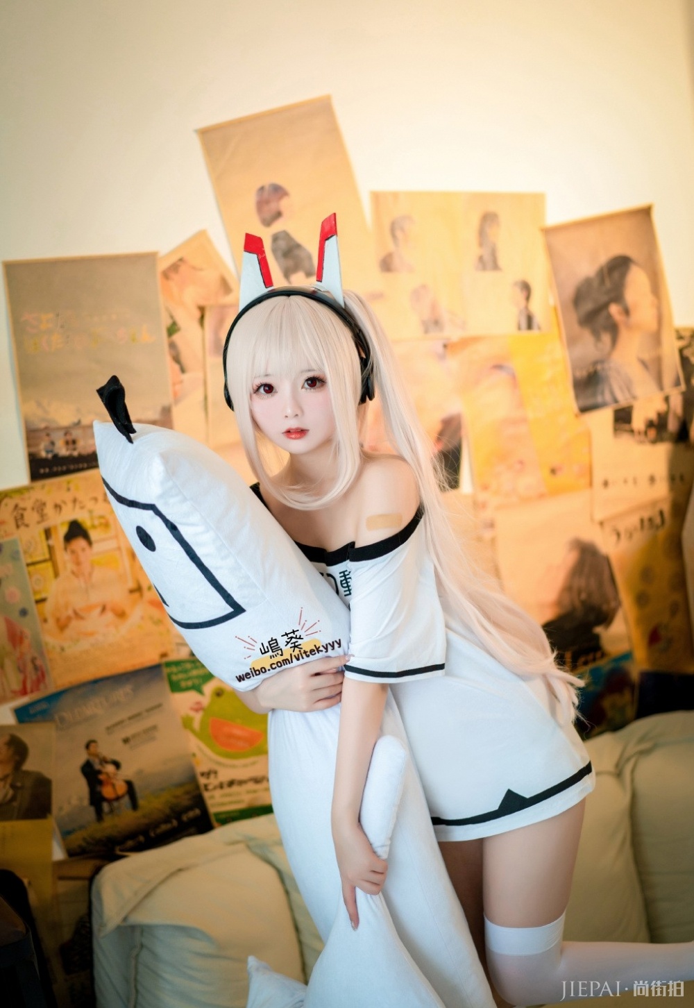 cosplay大眼睛美女迷人性感露肩艺术摄影