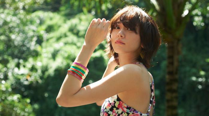 31岁新垣结衣颜值大跌？生图近照油光满面，法令纹明显变“大妈”