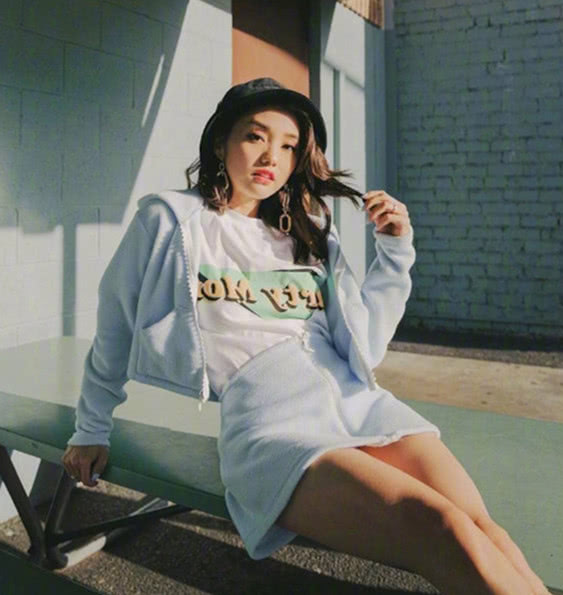 日常显气质的9套穿搭，舒适又惬意，演绎经典美