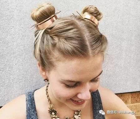 简单的编发和丸子头搭配技巧,效果相当不错哦