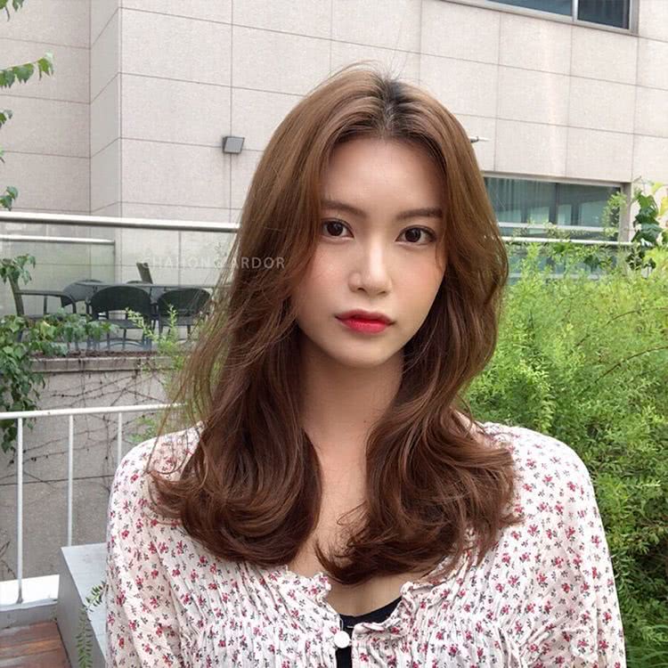 想留刘海又怕尴尬期？告诉你这些快速还方便的方法