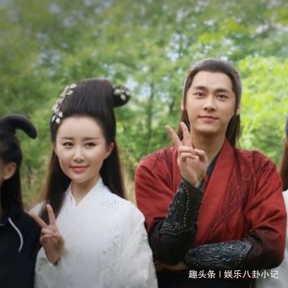 曾比杨幂红,从小被父亲抛弃10岁妈妈离世,被称娱乐圈最干净女星