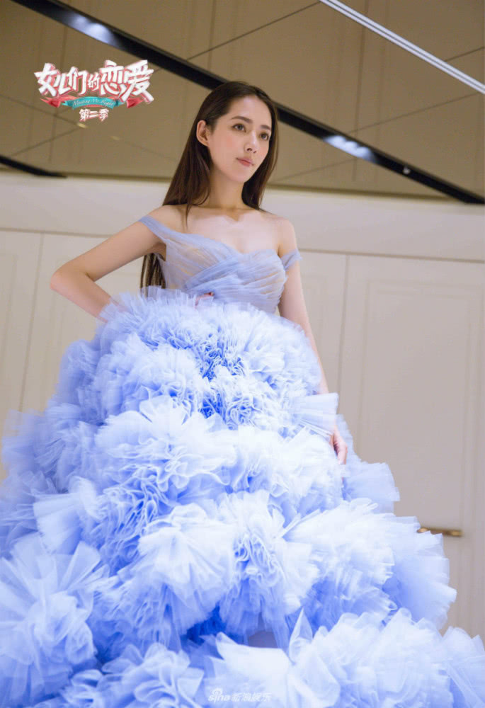 郭碧婷婚纱照片曝光，新娘造型满分