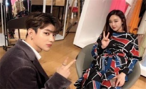 她因三级片出名，42岁时嫁24岁富二代，如今一家三口幸福美满