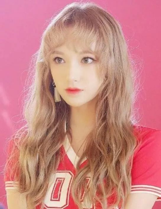 初秋流行什么发型?期中泡面头肯定会占有一个席位