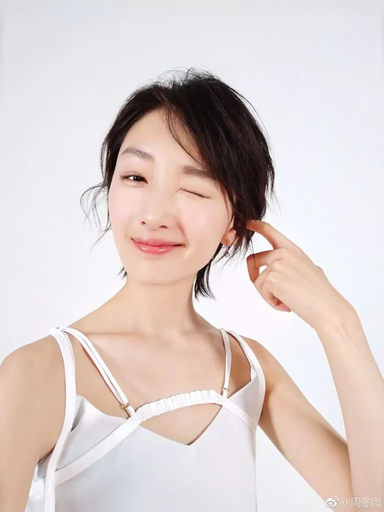 马思纯和周冬雨的短发灵感超完美,你只要学会一种就可以了
