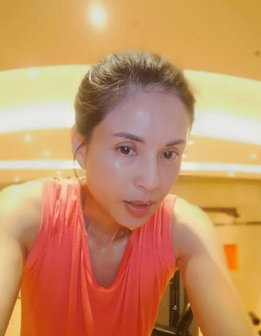 李若彤为何保养这么好？这一次她透露出“冻龄”的秘密！