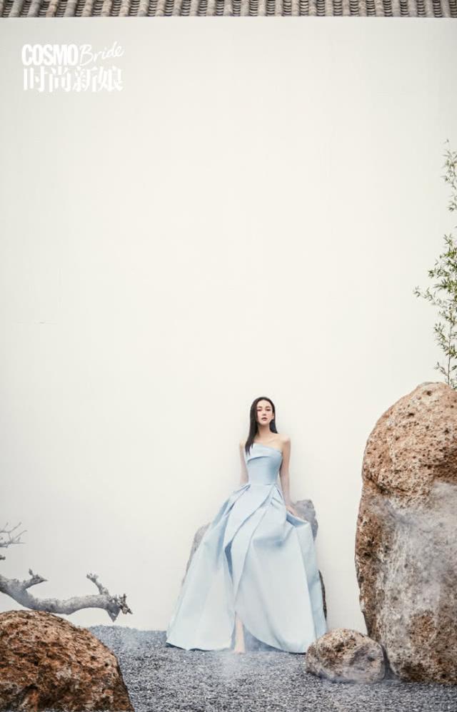 张馨予拍《时尚新娘》大片撞脸姚笛?气场全开,性感撩人!