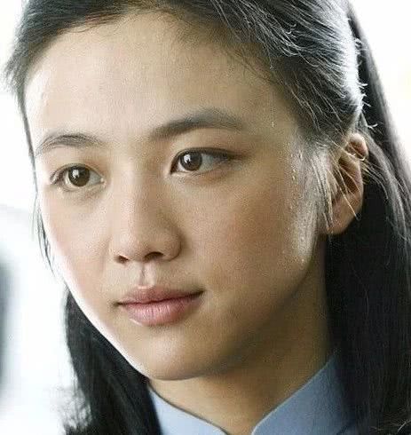 别再吹少女感了，秋日美人带着女人味颠覆审美