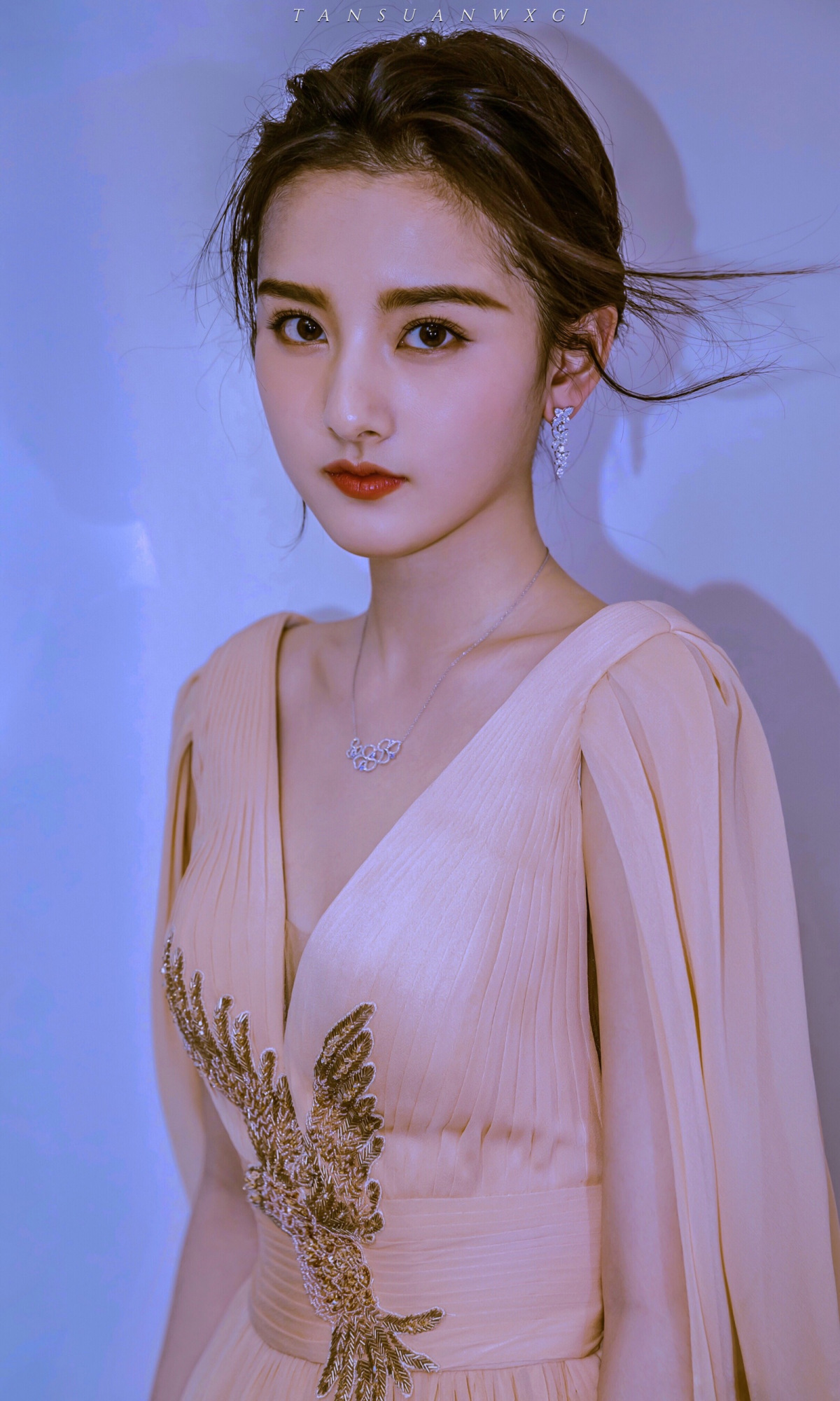 日本女孩为追星整容，同时睡几个爱豆，还成为日本最新整容范本