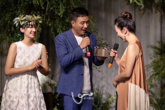 胡军女儿成人礼嘉宾阵容强大，诺一罕见露面，长大变样快要认不出