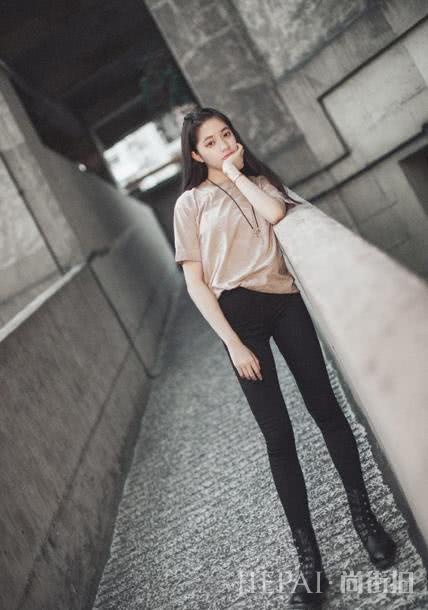 热巴表妹跟着也要出道了?不过颜值却比姐姐差太多