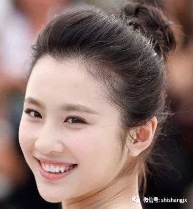 简单的编发和丸子头搭配技巧，效果相当不错哦