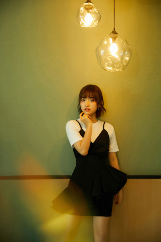 沈月颜值高却因为身材被黑，现瘦身成功挑战“阴阳装”