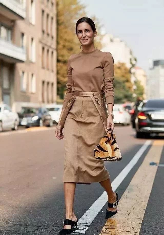 2019秋天这些颜色真的火，穿上就让你和其他人不一样