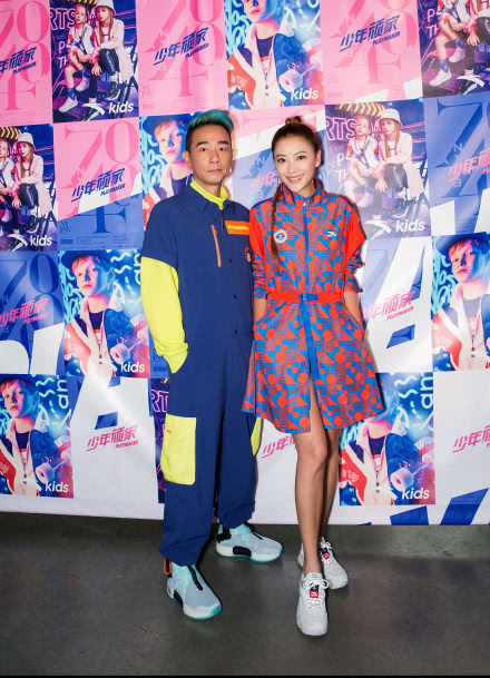 陈小春应彩儿拍时尚照片,应采儿蛇蝎辫太少女,陈小春绿发也很吸睛