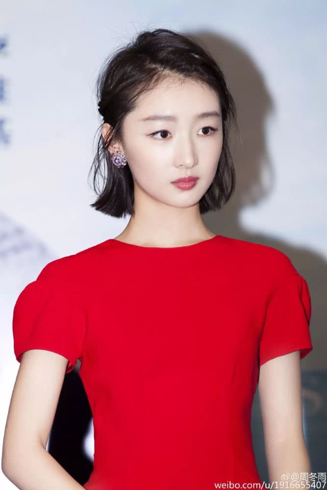 马思纯和周冬雨的短发灵感超完美,你只要学会一种就可以了