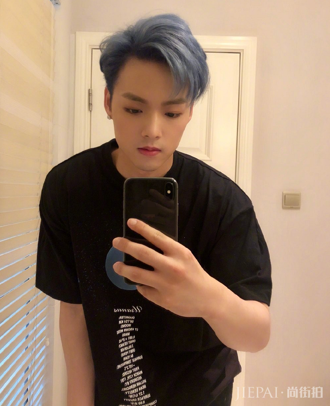 95年的董又霖和96年的陈星旭相继曝光恋情,他们不怕影响事业吗