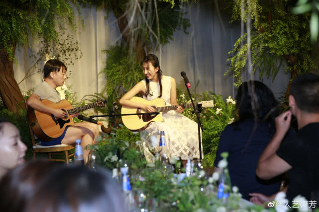 胡军女儿成人礼嘉宾阵容强大，诺一罕见露面，长大变样快要认不出