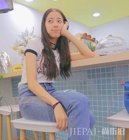 热巴表妹跟着也要出道了?不过颜值却比姐姐差太多