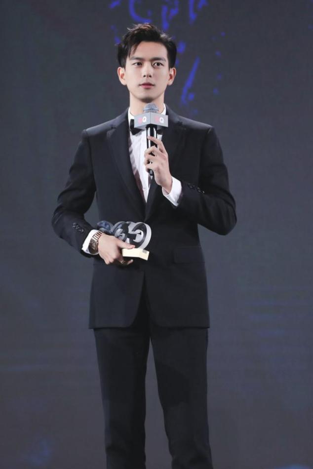 李现喜获年度人气演员!力压朱一龙李易峰!