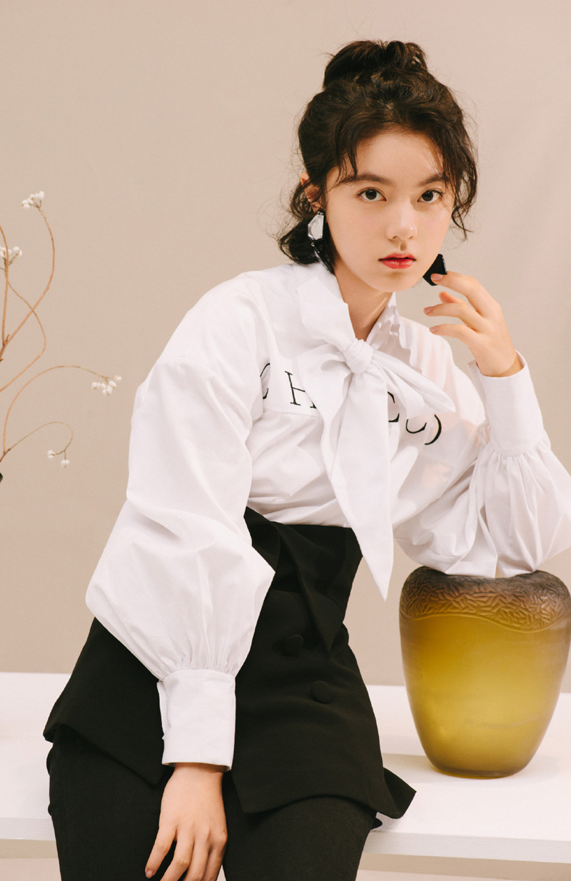 赵今麦红色长裙演绎时尚性感轻熟女写真风格图片
