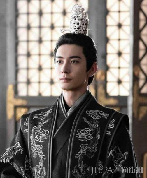 95年的董又霖和96年的陈星旭相继曝光恋情,他们不怕影响事业吗