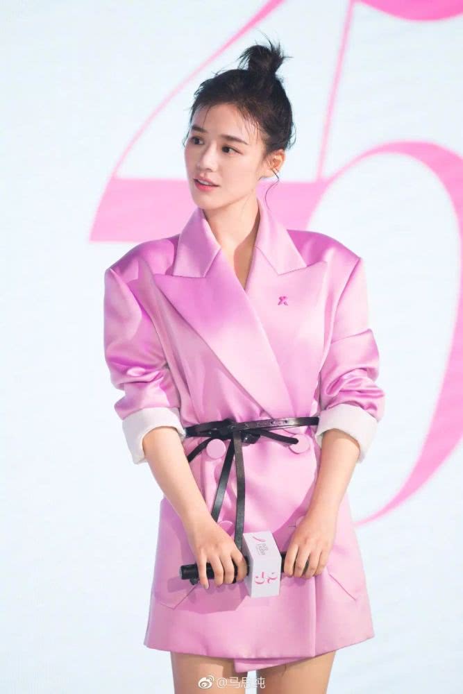 马思纯和周冬雨的短发灵感超完美,你只要学会一种就可以了