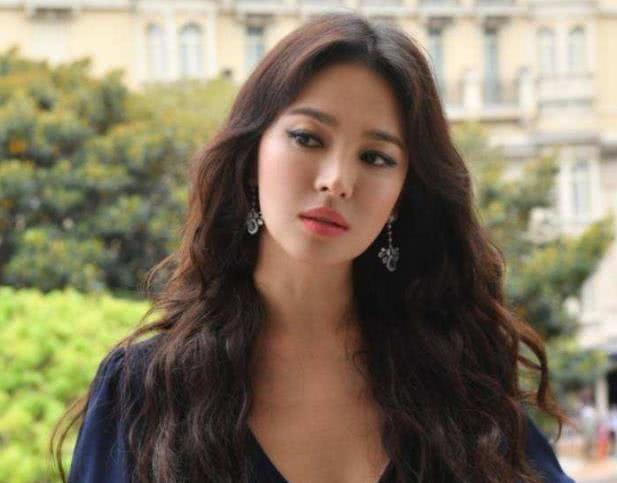 未忘情?韩媒曝宋慧乔离婚后浏览宋仲基照片,粉丝感慨难怪会暴瘦