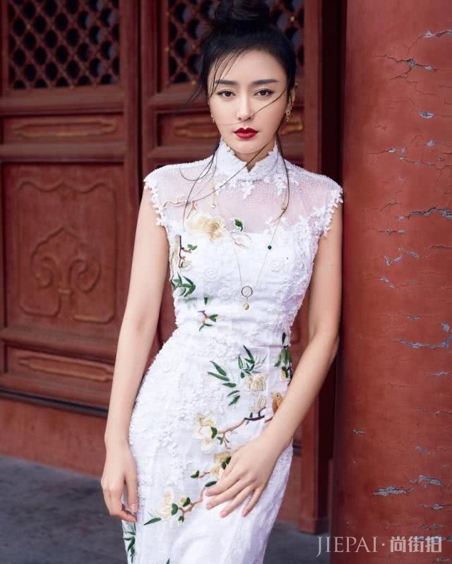 秦岚新剧造型曝光,穿旗袍端庄又温婉,气质太适合了