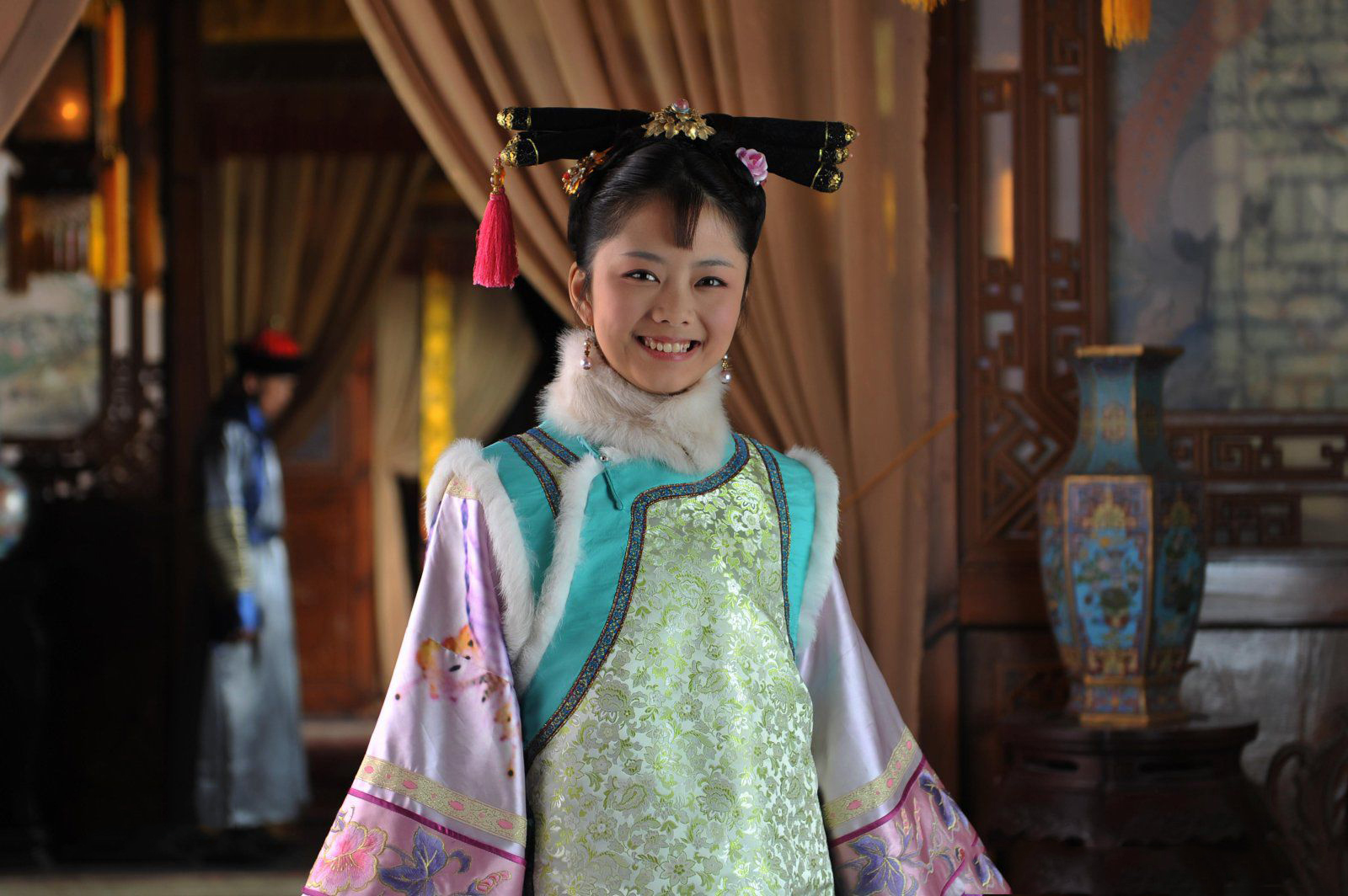 继《甄嬛传》之后,谭松韵再演古装剧,《锦衣之下》搭档任嘉伦
