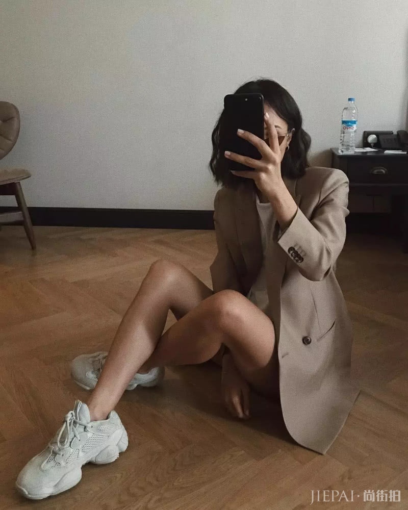 盐系少女穿搭技巧，简约不简单的时髦感