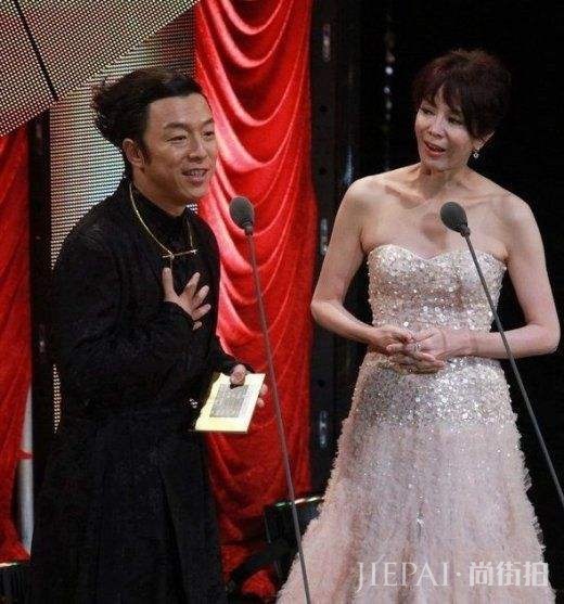 台湾知名主持人，当众嘲讽黄渤，却被黄渤高情商反怼哑口无言