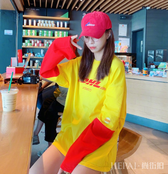 沈梦辰这么窄的热裤都能穿,说90斤都有人信