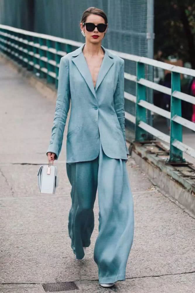 2019秋天这些颜色真的火，穿上就让你和其他人不一样