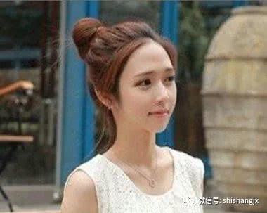 简单的编发和丸子头搭配技巧，效果相当不错哦