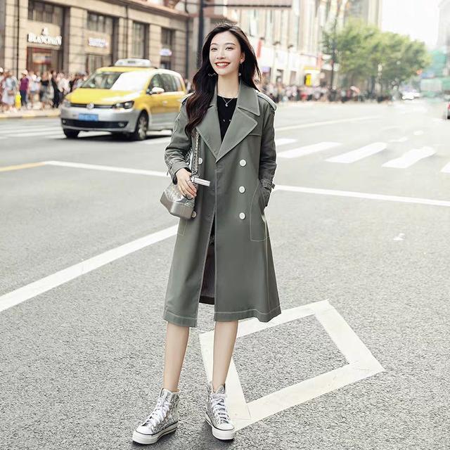 早秋穿什么?修身又有气质的风衣帮你凸显女性帅气洒脱