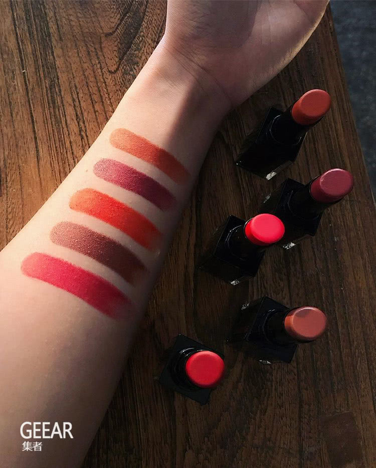 擦雾面唇膏总是干涩又难推匀?原来你忽略了这个关键步骤