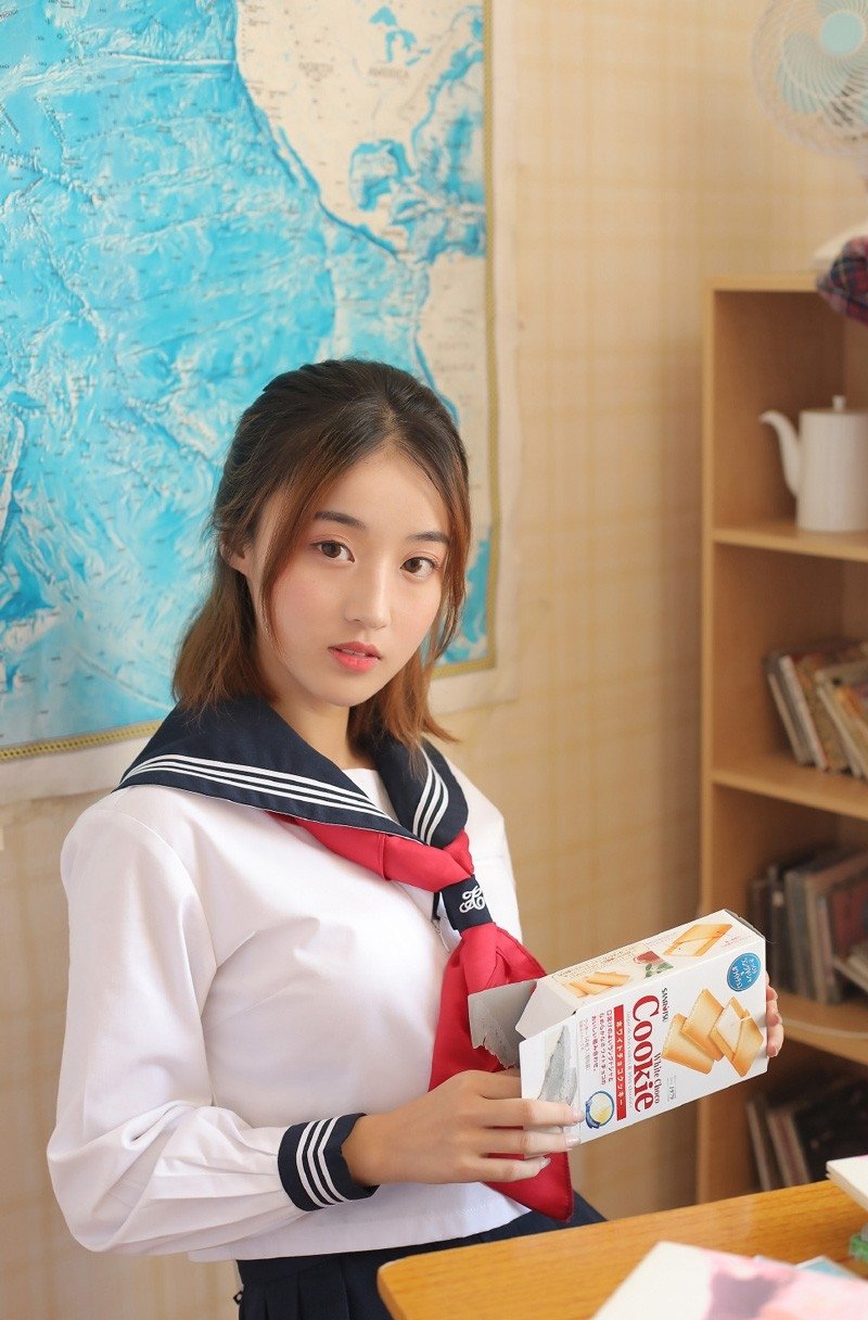 治愈又养眼的学生妹JK制服性感写真图片