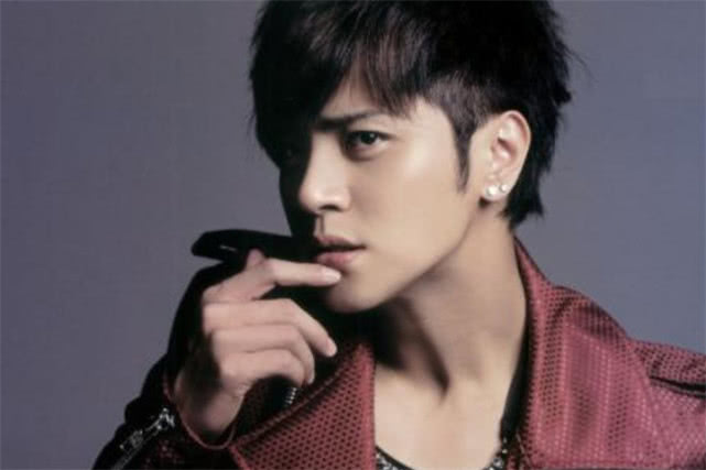 承认自己是中国人的三位台湾艺人:周杰伦霸气,而他一夜掉4万粉