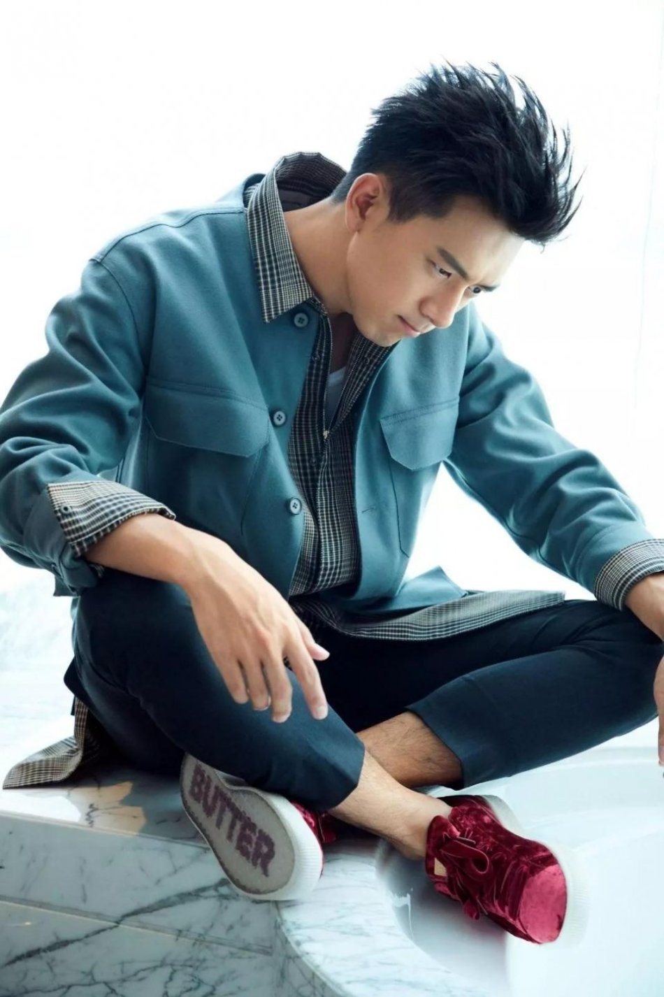 越红却越清醒，不想做“流量”的李现，为何求粉丝放过他？